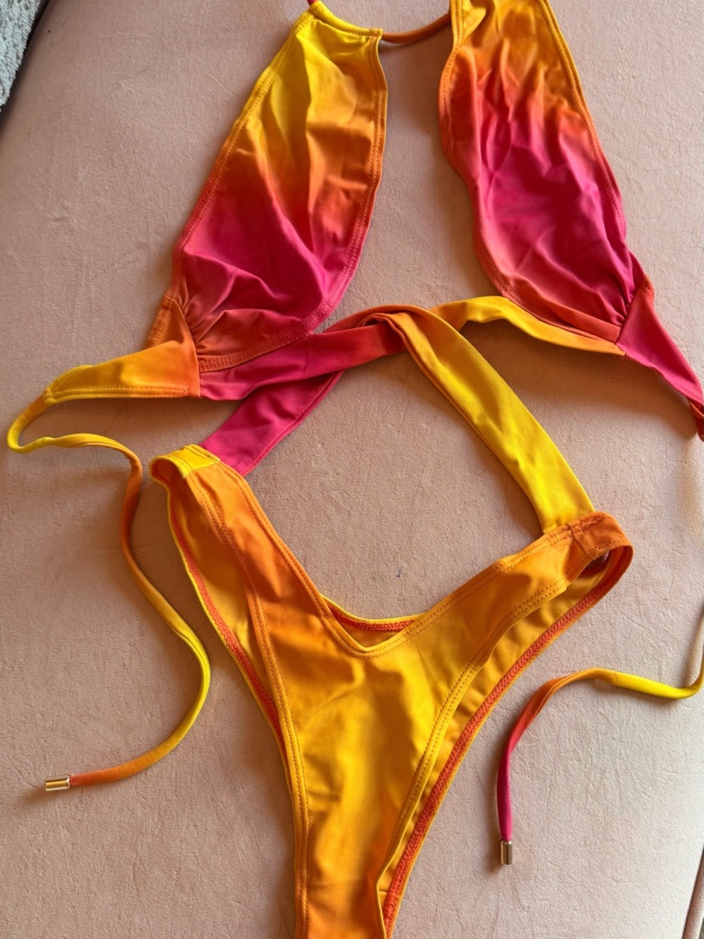 Kyliew Jenner sunset cross one piece - Picture 6 of 6